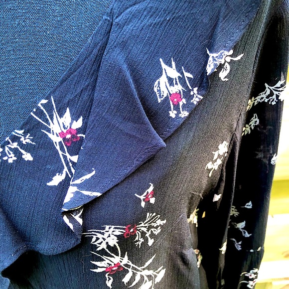 J. Jill Black Ruffle Blouse Size MP - Picture 3 of 10